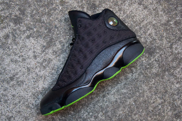 air-jordan-xiii-13-altitude-2